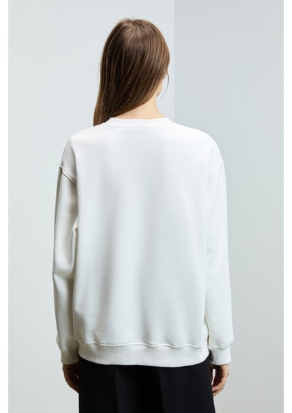 KARIUS Kadın Organik Pamuklu İçi Polarlı Oversize Yuvarlak Yakalı Beyaz Sweatshirt