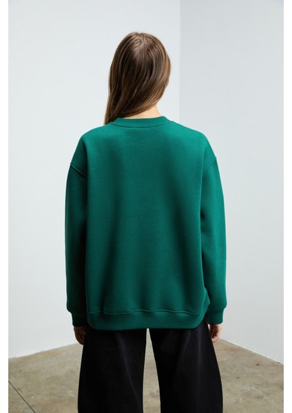 KARIUS Kadın Organik Pamuklu İçi Polarlı Oversize Yuvarlak Yakalı Koyu Yeşil Sweatshirt