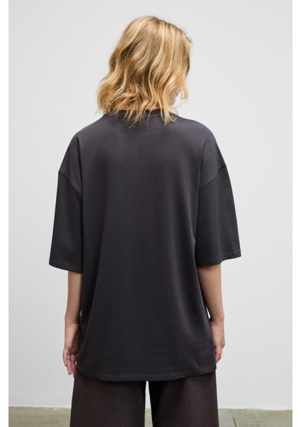 MOKILA Kadın Yumuşak Ve Esnek Kumaşlı Baskı Detaylı Bisiklet Yakalı Antrasit T-Shirt indirimleri