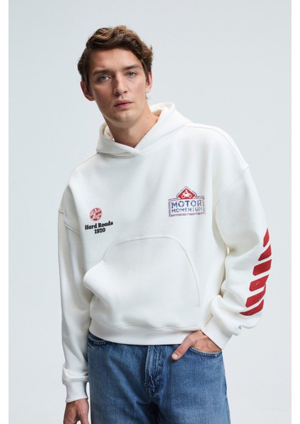 ABISMO Erkek Kapüşonlu Kanguru Cepli Kolları ve Sırtı Baskılı Relaxed Fit Beyaz Sweatshirt fiyatları
