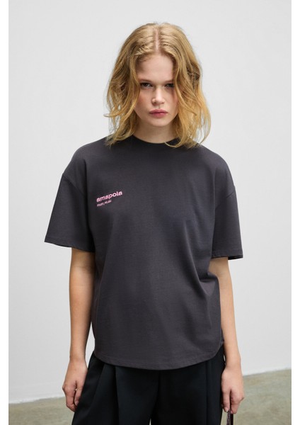 FINA Kadın Sırt Baskı Detaylı Regular Fit Bisiklet Yakalı %100 Organik Pamuklu Antrasit T-Shirt modelleri