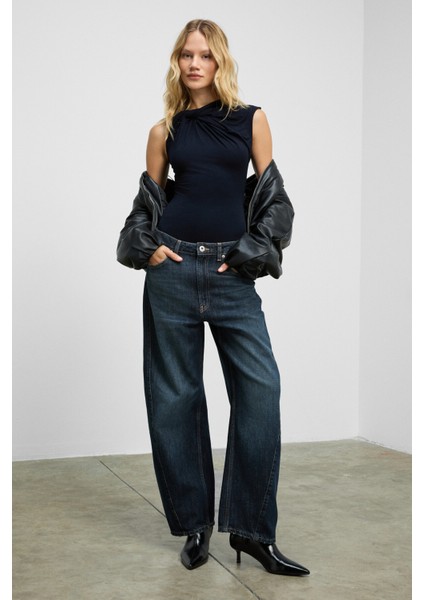 ORILENNA Kadın Önü Düğüm Detaylı Vücudu Saran Sıfır Kollu Slim Fit Lacivert Bluz fırsatları