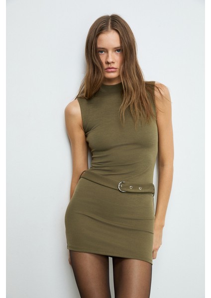 ELIARA Kadın Yarım Balıkçı Yakalı Kolsuz Beli Ayarlanabilir Kemer Tokalı Mini Haki Elbise modelleri