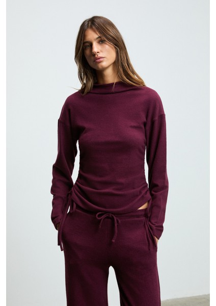 KIREYLA Kadın Yumuşak Ve Esnek Kumaşlı Yanlardan Fonksiyonel Büzgülü Bordo Bluz