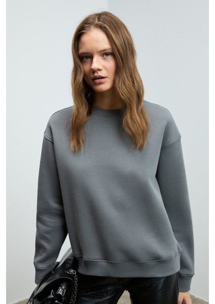 VANELTINA Kadın Organik Pamuklu Yumuşacık İçi Polarlı Yuvarlak yakalı Gri Sweatshirt