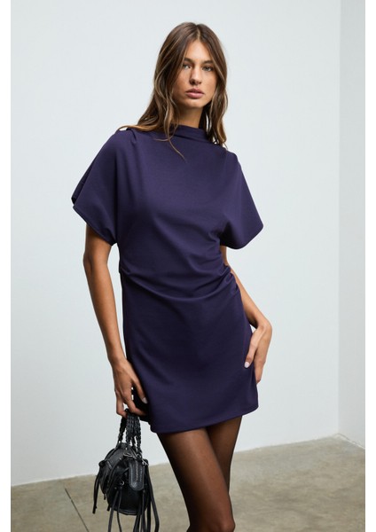 MAXINE Kadın Omuz Ve Bel Kısımlarında Pile Detaylı Dik Yaka Fermuarlı Kısa Kollu Mini Mor Elbise
