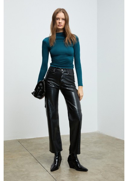 SOLEMA Kadın Bisiklet Yakalı Büzgü Detaylı Slim Petrol Mavisi Bluz indirimleri