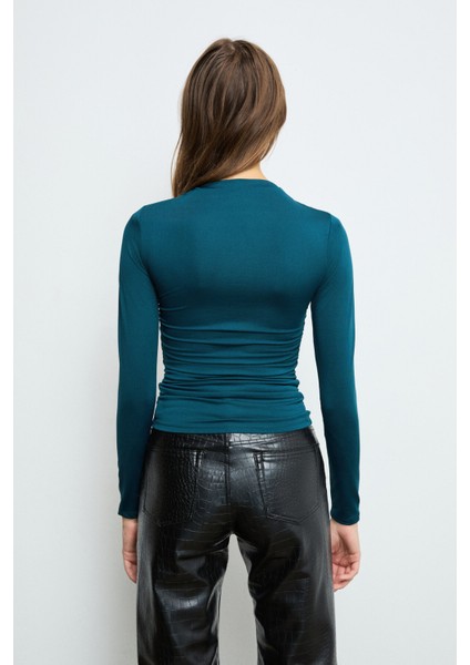 SOLEMA Kadın Bisiklet Yakalı Büzgü Detaylı Slim Petrol Mavisi Bluz