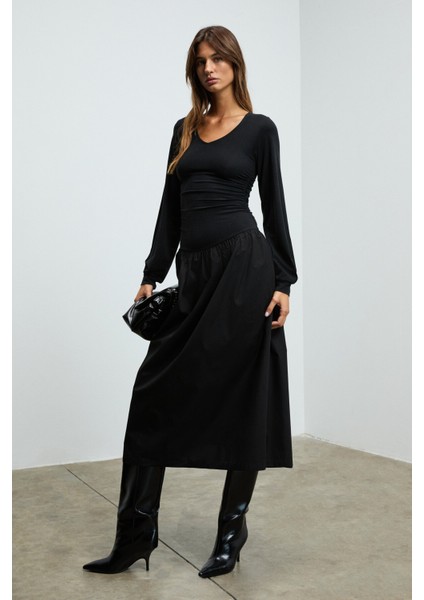 PANI YOKEND Kadın V Yakalı Büzgü Detaylı Esnek Kumaşlı Eteği Poplin Siyah Elbise fiyatları