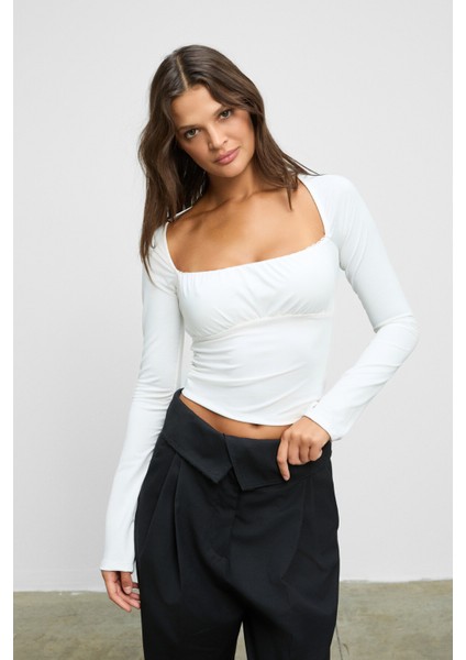 SILIVRA Kadın Havuz Yakalı Esnek Kumaşlı Slim Fit Beyaz Bluz modelleri