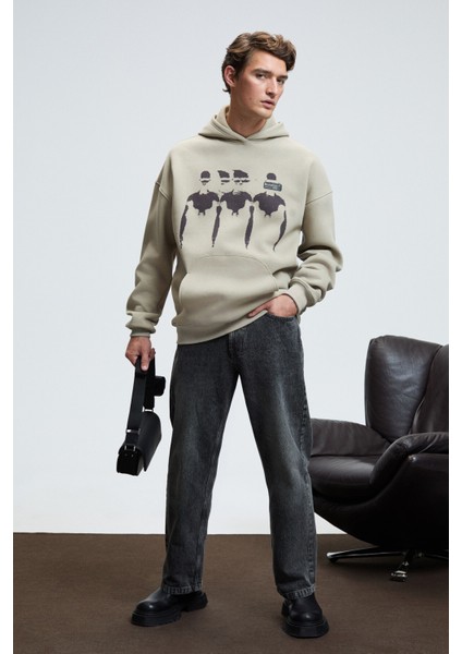 ARMAND Erkek Kapüşonlu Kanguru Cepli Önü Baskılı Oversize Taş Rengi Sweatshirt indirimleri