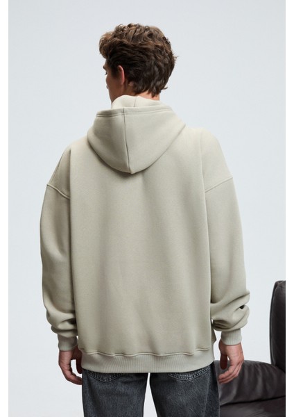 ARMAND Erkek Kapüşonlu Kanguru Cepli Önü Baskılı Oversize Taş Rengi Sweatshirt