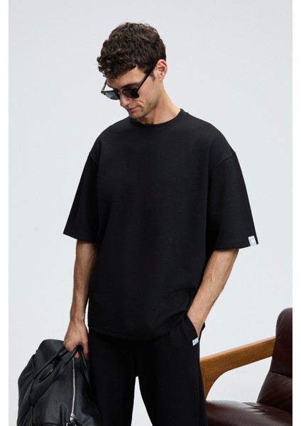 BARNABY Erkek Kolu ve Pantolon Cebi Süs Etiket Detaylı Yuvarlak Yaka Siyah Alt-Üst Takım modelleri