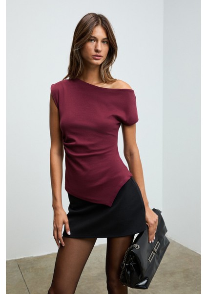 REHINGA Kadın Asimetrik Yaka Regular Kısa Kol Bordo Bluz