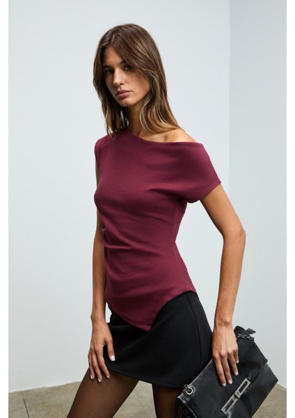 REHINGA Kadın Asimetrik Yaka Regular Kısa Kol Bordo Bluz fiyatları