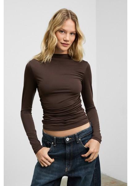 SOLEMA Kadın Bisiklet Yakalı Büzgü Detaylı Slim Koyu Kahverengi Bluz fiyatları
