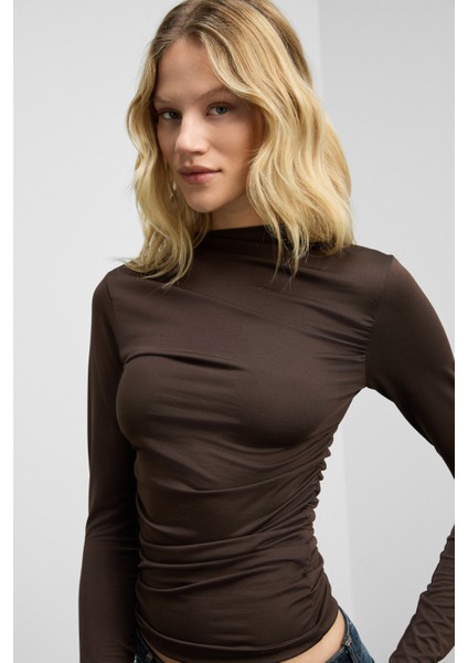 SOLEMA Kadın Bisiklet Yakalı Büzgü Detaylı Slim Koyu Kahverengi Bluz fırsatları