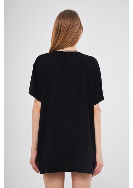 Siyah Baskısız Düz Bisiklet Yaka Kadın Oversize T-Shirt fırsatları