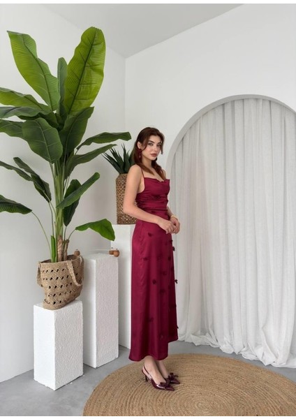 Dora Çiçek Detaylı Elbise