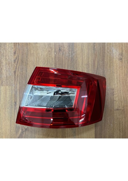 Skoda Octavia Sağ Stop Lambası Ledsiz 2013-2016 5E5945112 modelleri