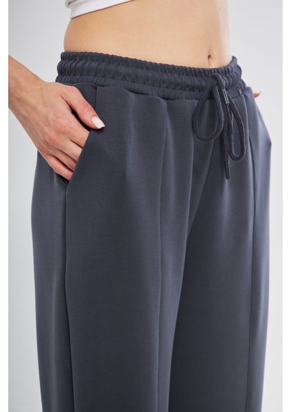 Antrasit Ultra Yumuşak, Dikiş Detaylı Havuç Kesim Bağcıklı Lastikli Bilek Boy Kadın Modal Pantolon