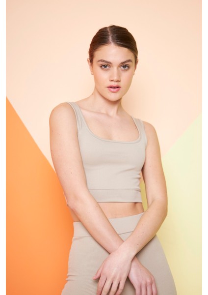 Bej Fitilli Kare Yaka Esnek Örme Crop Büstiyer Atlet fiyatları