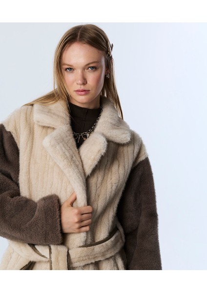 Çift Taraflı Colorblock Mont TW6250012243018 modelleri