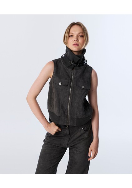 SÜET GÖRÜNÜMLÜ YELEK TW6250007028036 modelleri