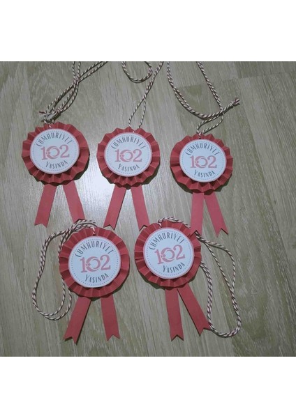 5 Adet.29 Ekim Iğnesiz Okul Bayram Rozetleri 🎉 Okul Kutlamalarının Vazgeçilmezi Bayram Hediyesi modelleri