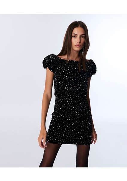 HOTFIX VE İNCİ BASKILI KADİFE ELBİSE TW6250002254001 modelleri