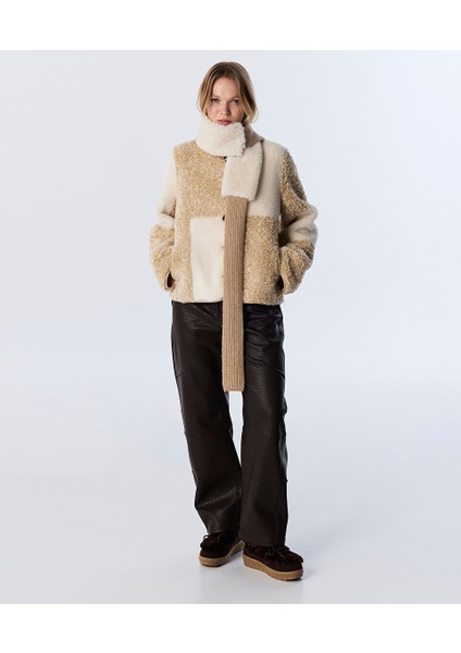 Çıkarılabilir Atkılı Colorblock Mont TW6250012011003 modelleri