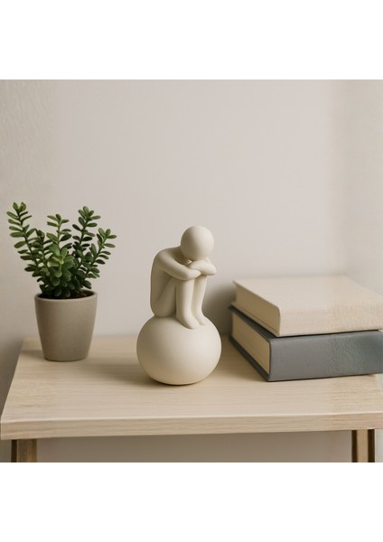 Minimalist Düşünen Figür Biblo – 10 cm | Modern Sanatsal Dekor