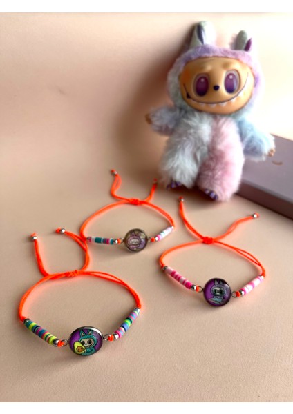 Labubu Figürlü Fimo Boncuklu Makrome Bileklik (Rastgele Gönderim) indirimleri