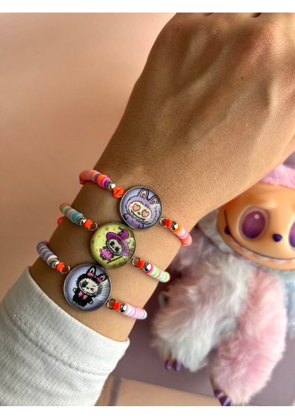 Labubu Figürlü Fimo Boncuklu Makrome Bileklik (Rastgele Gönderim) modelleri