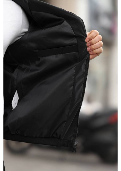 Kapüşonlu, Standart Fit, Suya Karşı Dayanıklı, Fermuarlı, Ribanalı Yağmurluk USE211