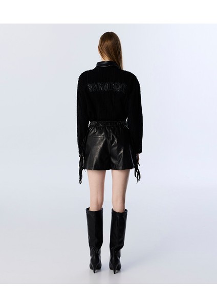 DERİ GÖRÜNÜMLÜ PÜSKÜLLÜ ŞORT TW6250013003001 fırsatları