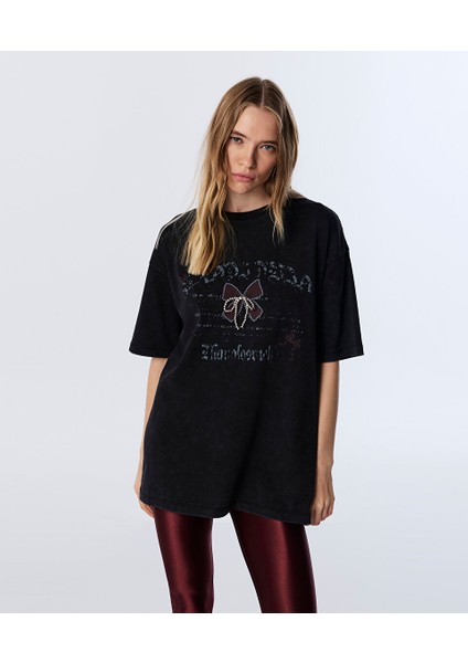 METAL AKSESUARLI VE BASKILI TİŞÖRT TW6250070124036