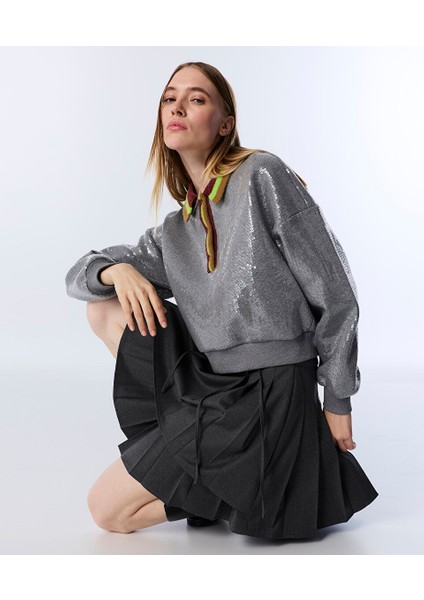 PAYETLİ KONTRAST YAKA SWEATSHIRT TW6250091046036