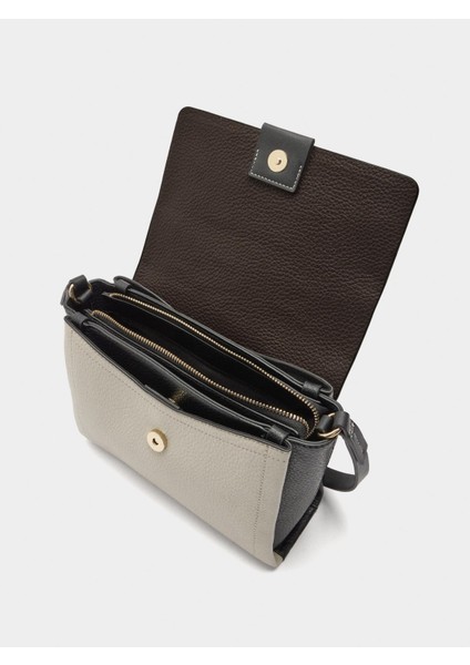 Renkli Kapaklı Çapraz Askılı Çanta fırsatları