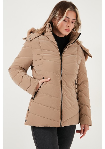 Kapitoneli Slim Fit Çıkarılabilir Kapüşonlu Mont Bayan Mont 497MARA