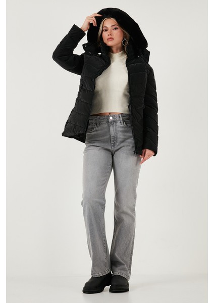 Kapitoneli Slim Fit Çıkarılabilir Kapüşonlu Mont Bayan Mont 497MARA