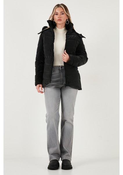 Kapitoneli Slim Fit Çıkarılabilir Kapüşonlu Mont Bayan Mont 497MARA