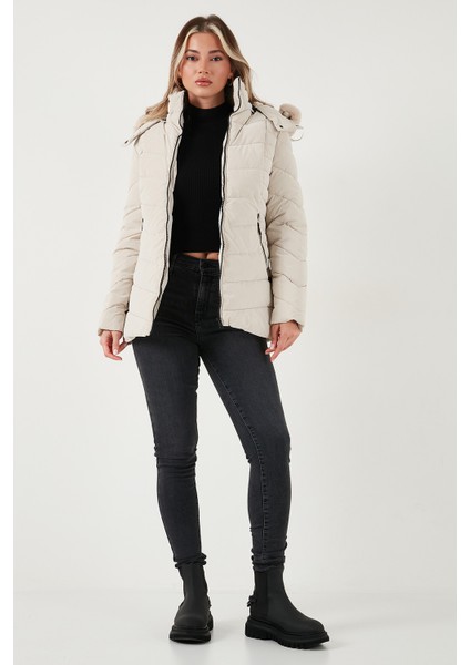 Kapitoneli Slim Fit Çıkarılabilir Kapüşonlu Mont Bayan Mont 497MARA