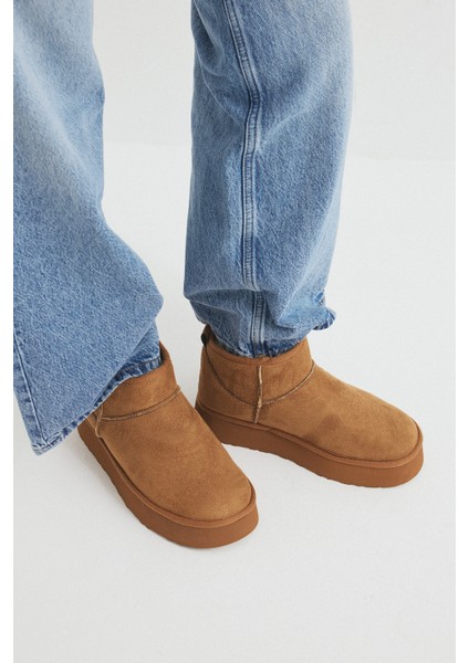 Bot 2519 - İçi Kürklü Kalın Tabanlı Taba Süet Kadın Bot