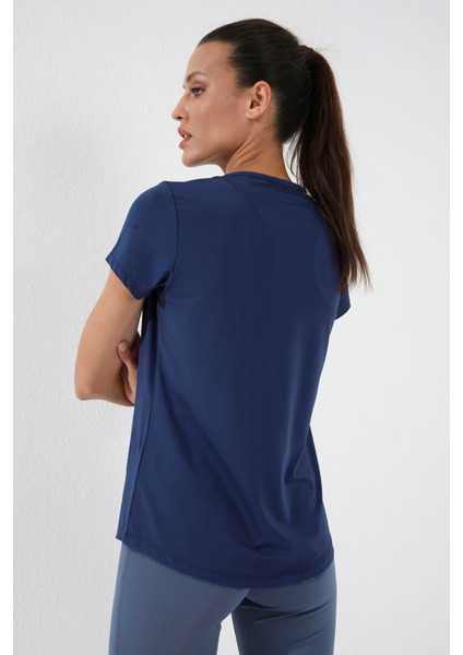 İndigo Basic Kısa Kol Standart Kalıp O Yaka Kadın T-Shirt - 97144 fırsatları