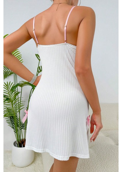 Şık Fiyonk Detaylı Yanlardan Yırtmaçlı Dantelli Gecelik fiyatları