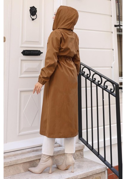 Yazı Detaylı Kapşonlu Mont Taba 15900