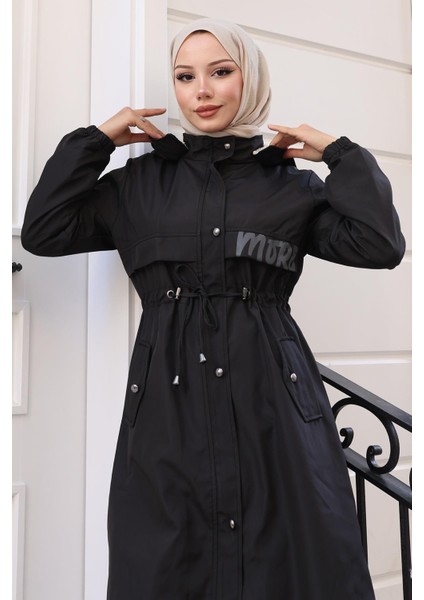 Yazı Detaylı Kapşonlu Mont Siyah 15900