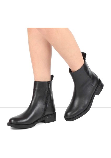 Kadın Siyah Fermuarlı Deri Bot