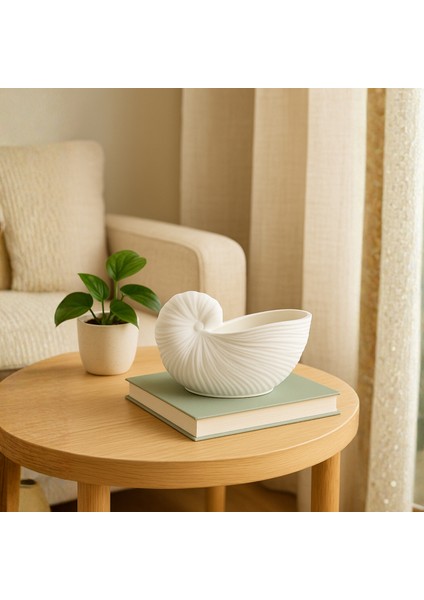 Deniz Kabuğu Formlu El Yapımı Mumluk – 13×8×7.4 cm | Zarif & Sakin Atmosfer